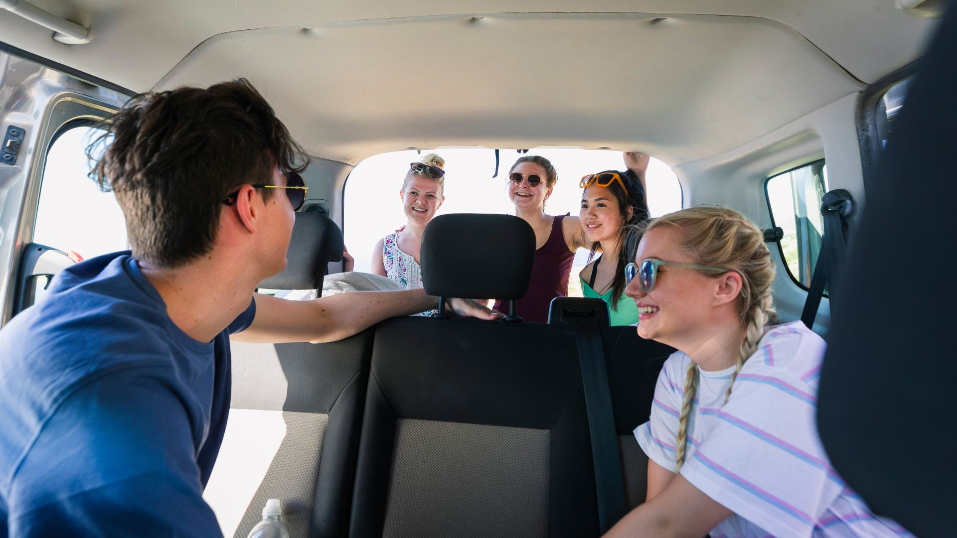 The advantages of booking a private minivan for group travel